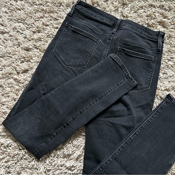 🩷ATHLETA SCULPTEK BLACK SKINNY JEANS SIZE 4 CARBON WASH TREND CAPSULE WARDROBE - Picture 9 of 9